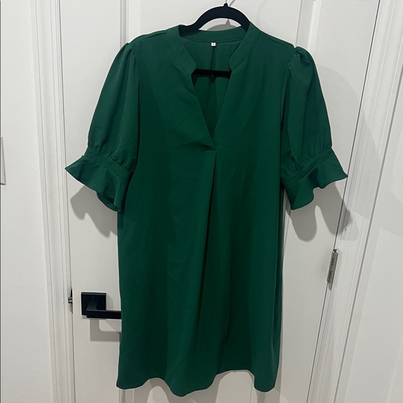 Elegant Green Puff Sleeve Mini Dress - Picture 1 of 4
